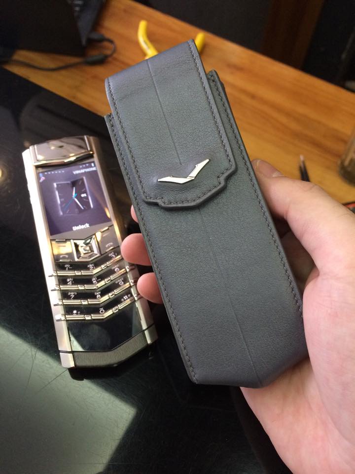 Vertu Signature S Pure Sliver