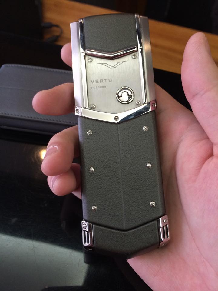 Vertu Signature S Pure Sliver