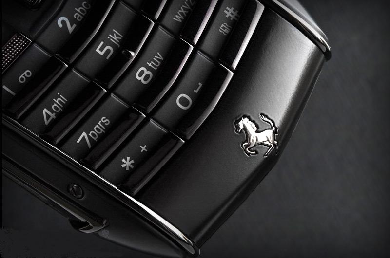 71_vertu_ascent_ti_ferrari_nero_assoluto_photo03b