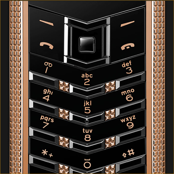 Vertu Signature S Clous de Paris Red Gold