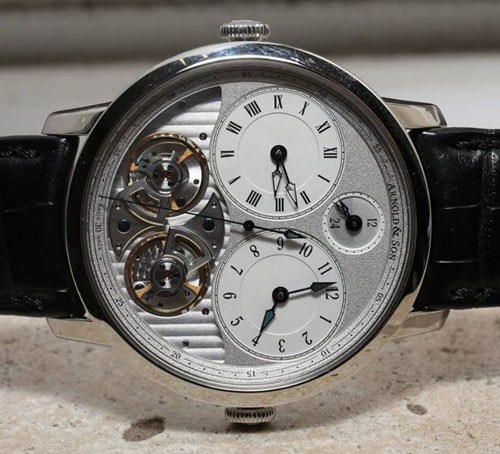 can-canh-sieu-dong-ho-gan-1-ty-dau-tien-o-viet-nam