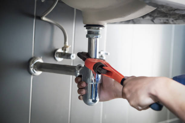 What are the key factors to consider when choosing a Frisco water heater repair service based on reviews?