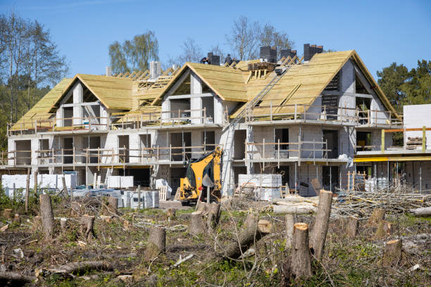 What is the role of commercial property restoration experts in Florida?