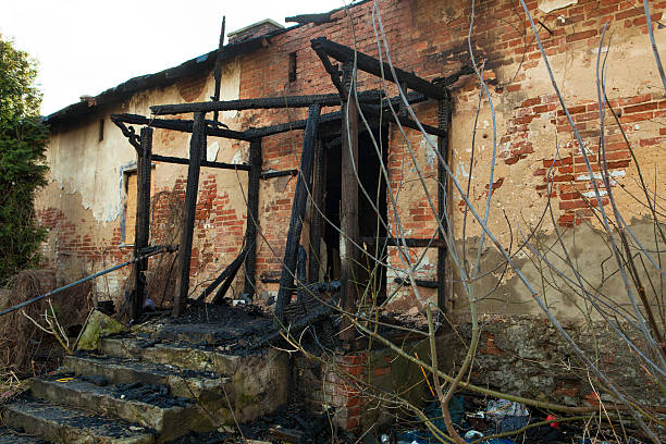 Benefits of choosing a local Suffolk County smoke damage restoration contractor 