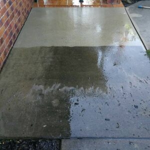 What types of roofs does Bundaberg Pressure Cleaning clean?