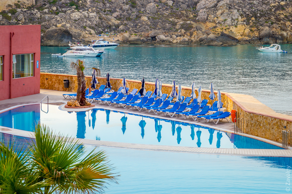 Про нашу гостиницу много говорить не будем. Она называется Paradise Bay Resort и