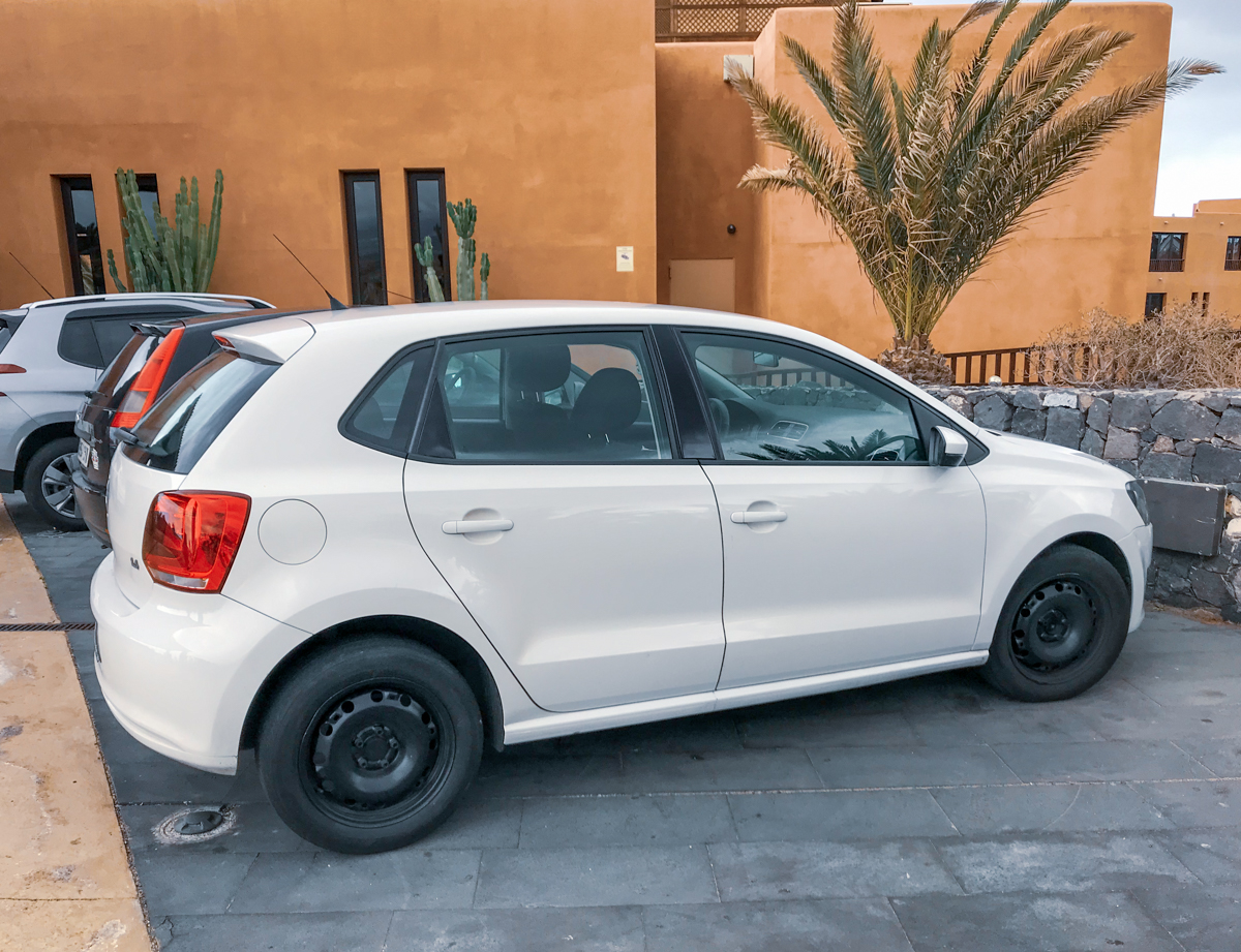 Эту машину мы арендовали на сайте rentalcars.com по довольно высокой цене (за 6