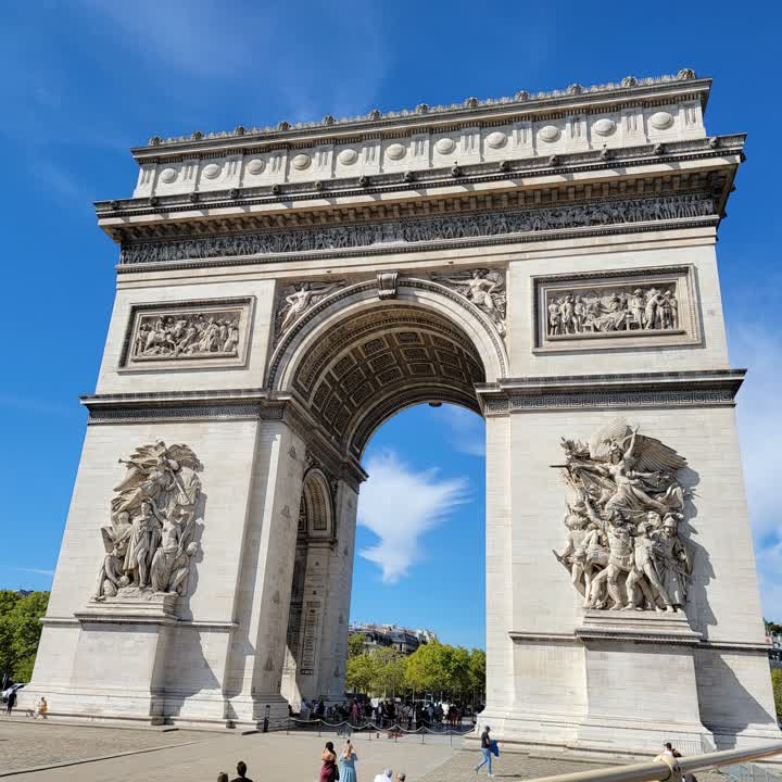 Arc de Triomphe full