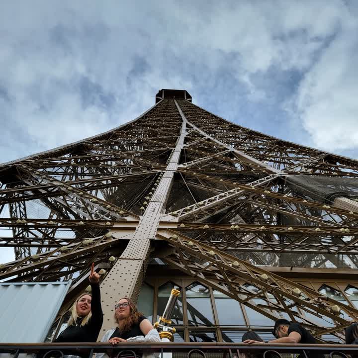 eiffel-first-level-up