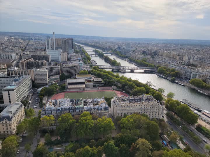 eiffel-west-river