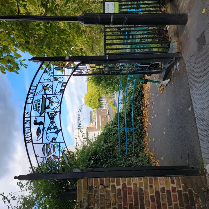 regents-canal-gate