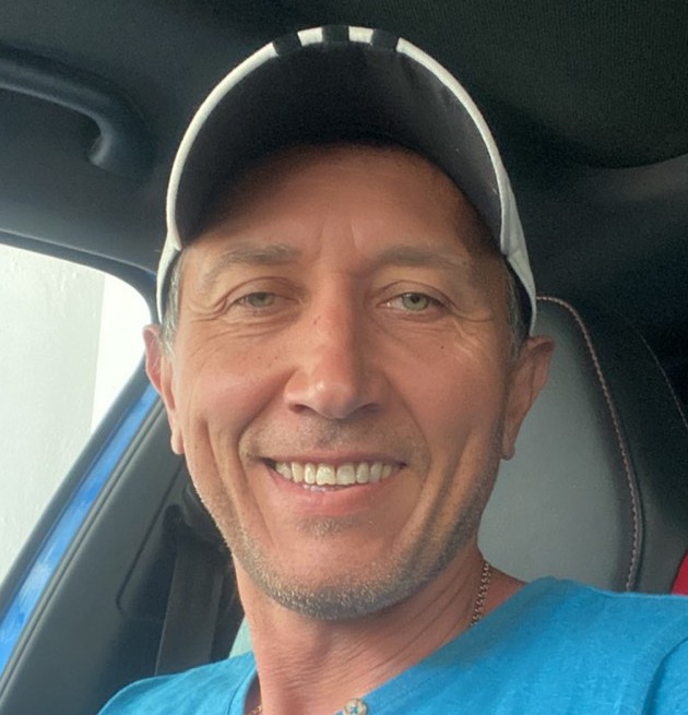 Максим: шеф на комплексна строителна бригада във Варна