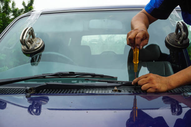 Uncover the Top Tips for Safely and Effectively Repairing Your Damaged Rear Window Glass
