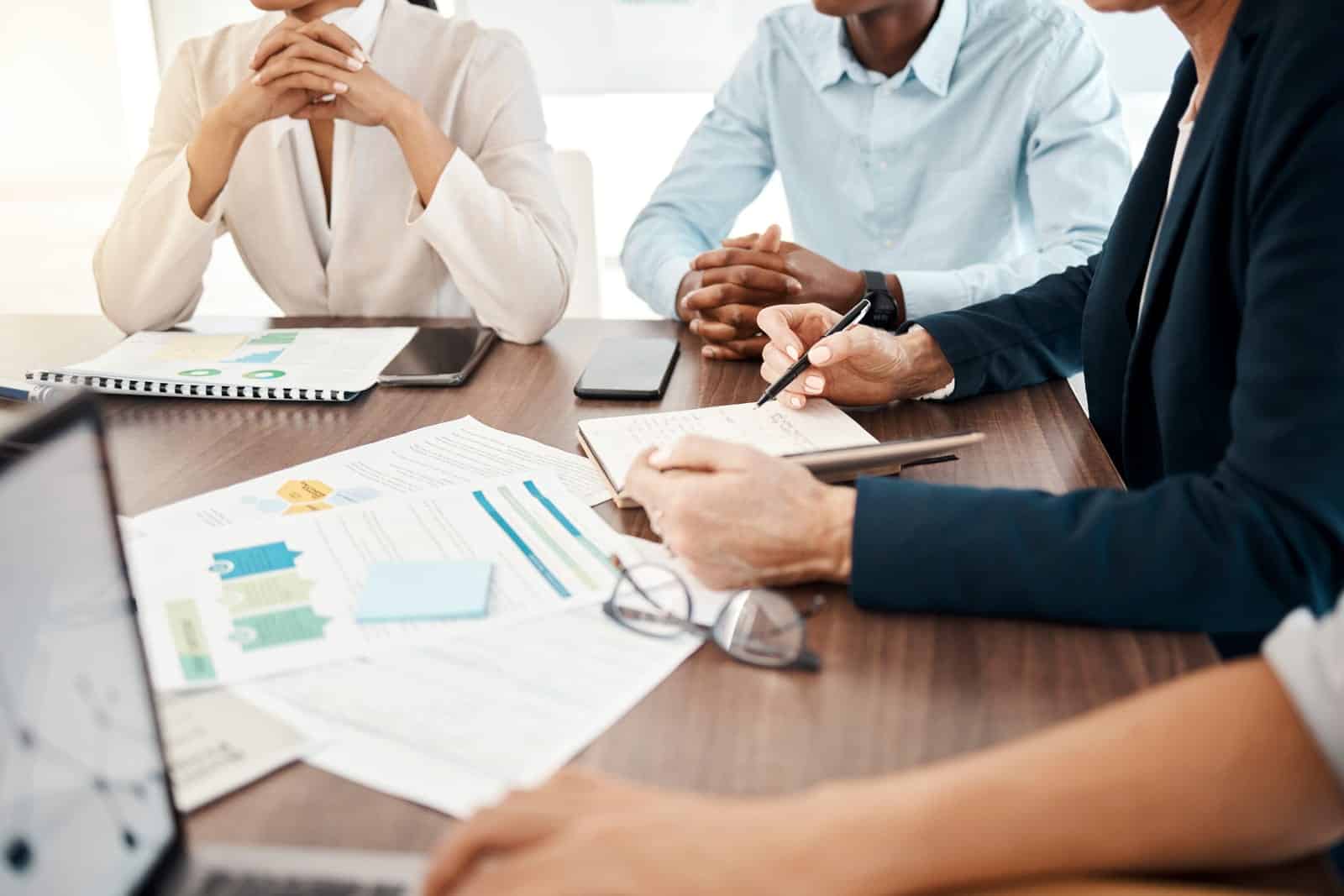 Estrategias de Ventas para PYMEs B2B: Conquistando Clientes Corporativos