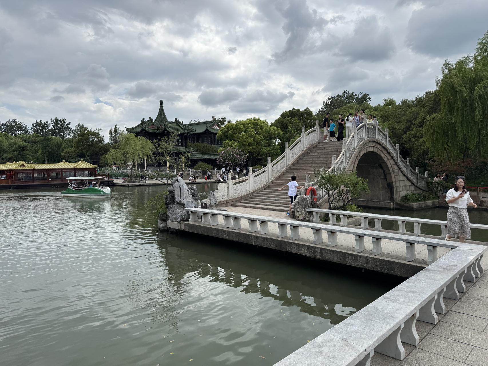 ‎Check network for missing images.