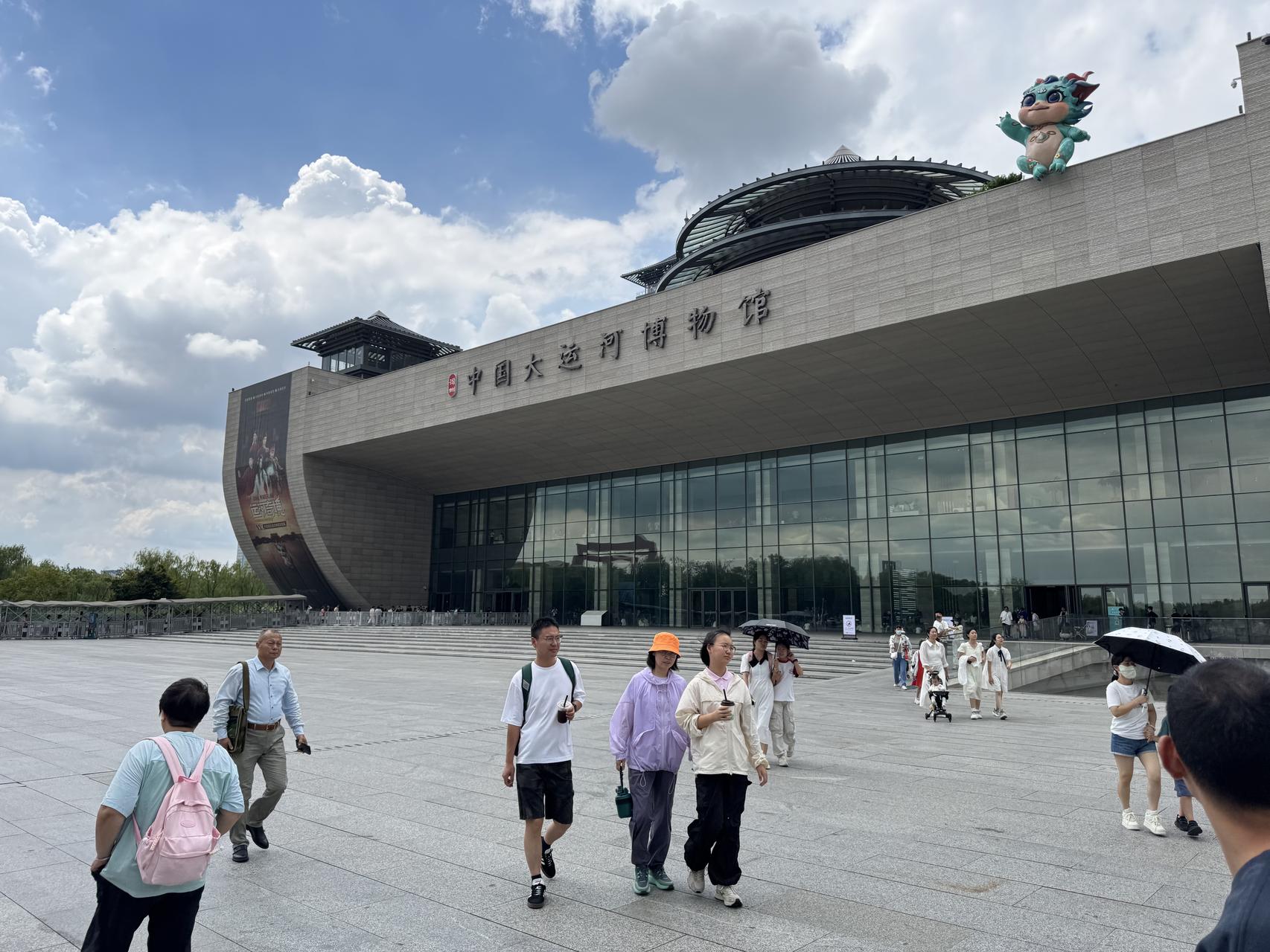 ‎Check network for missing images.