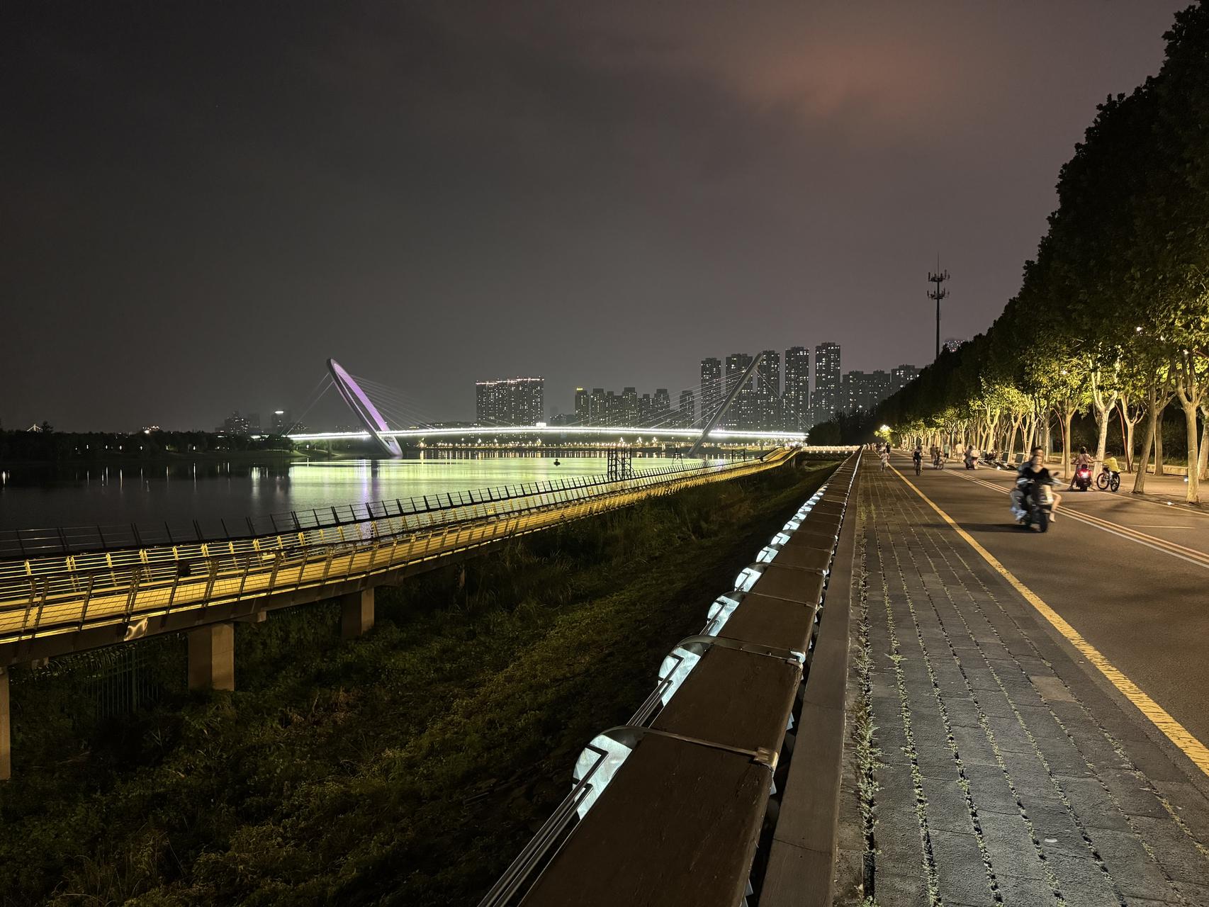 ‎Check network for missing images.