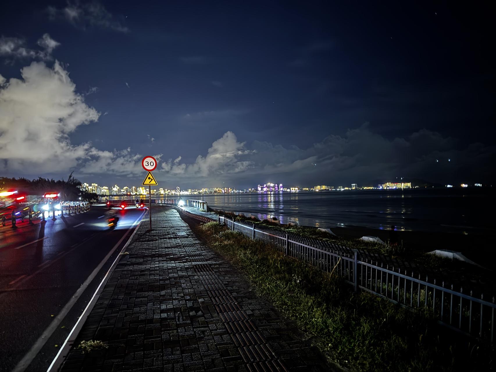 ‎Check network for missing images.