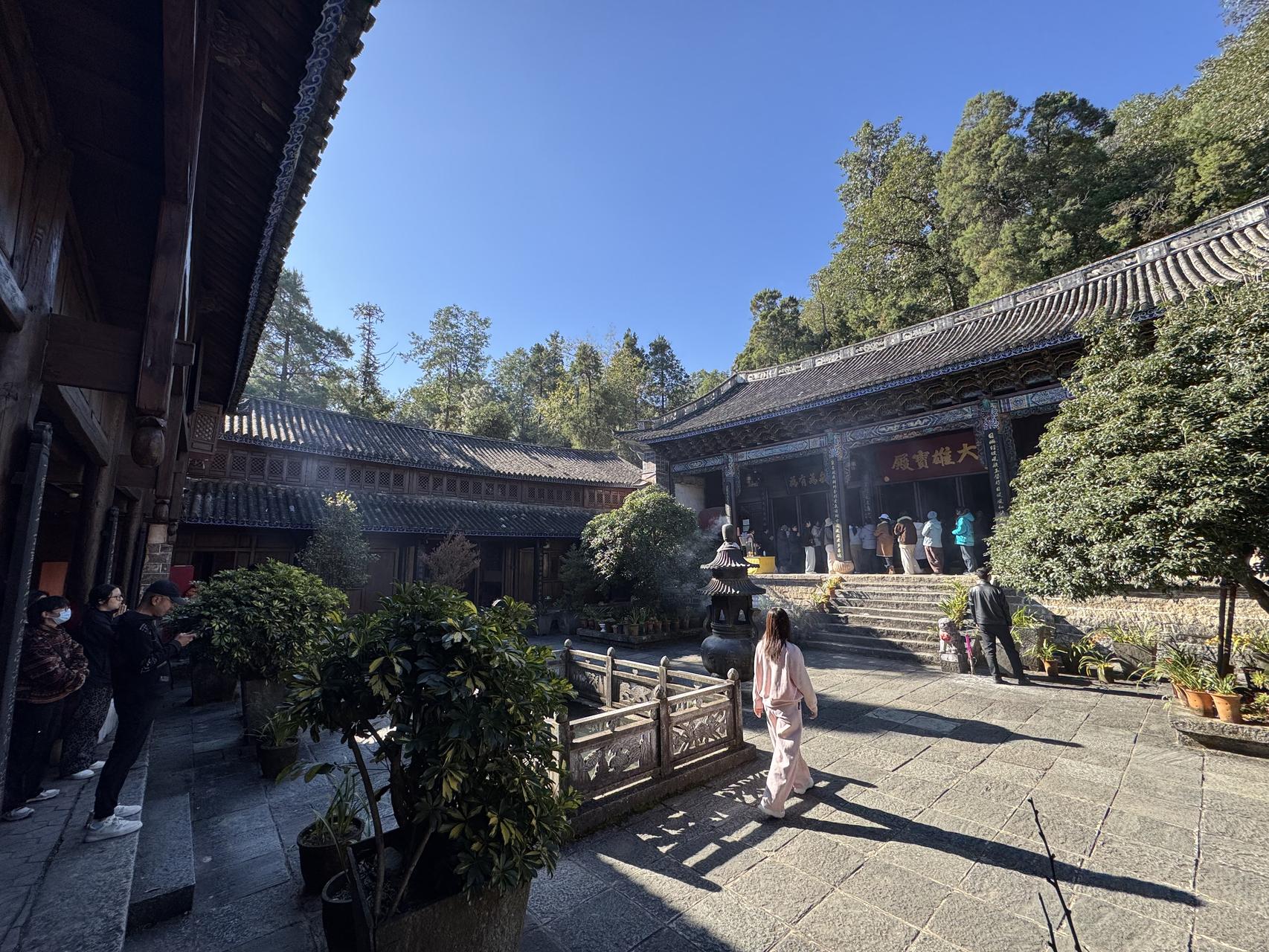 ‎Check network for missing images.