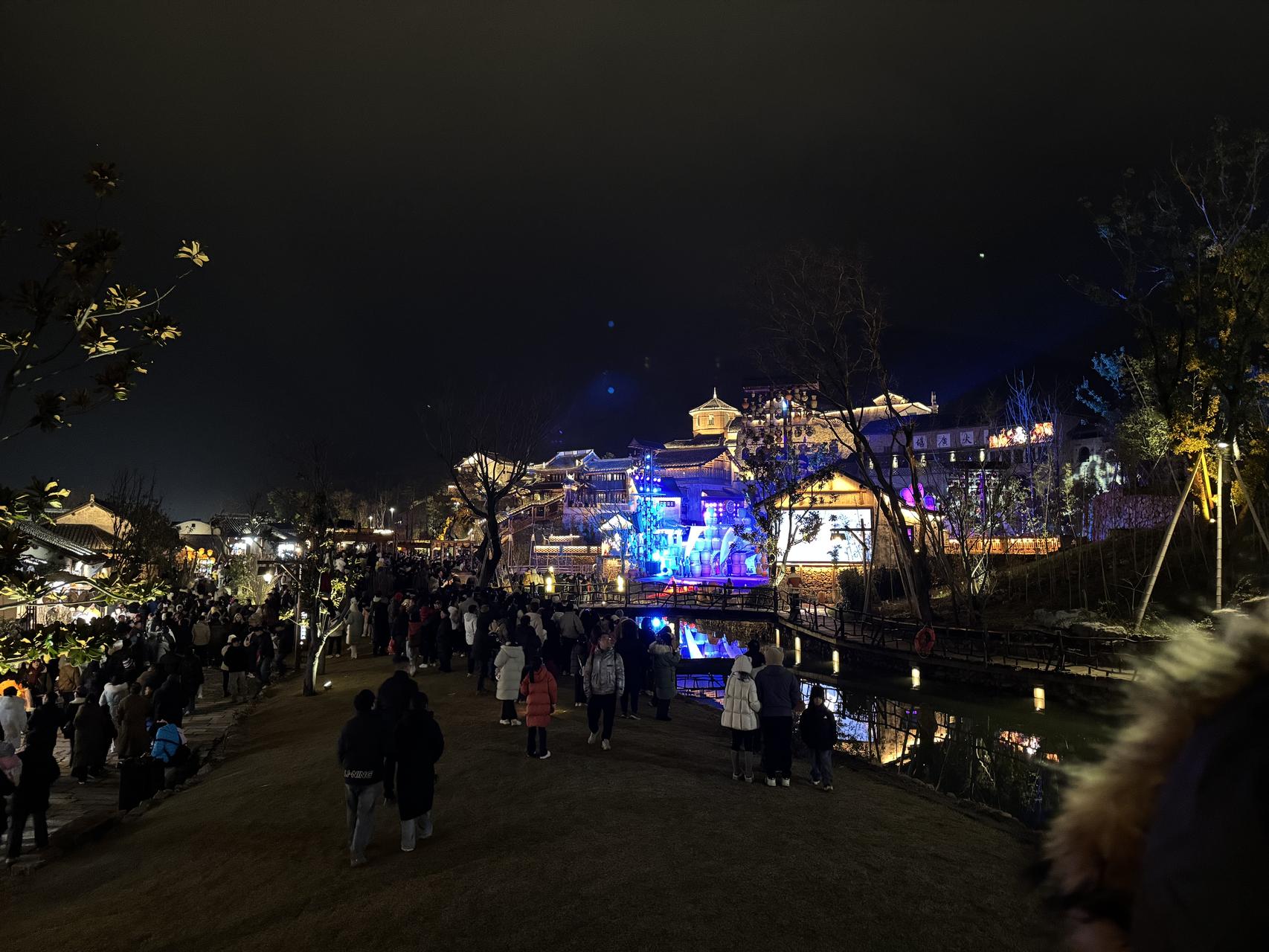 ‎Check network for missing images.