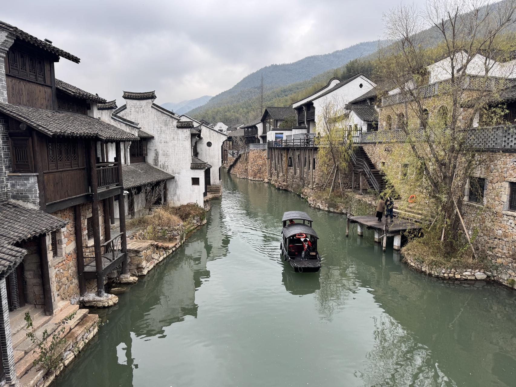 ‎Check network for missing images.