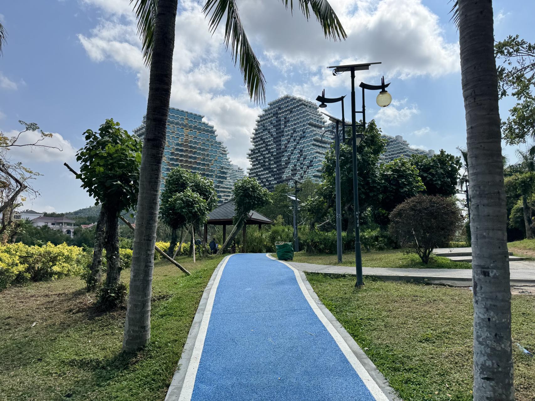 ‎Check network for missing images.