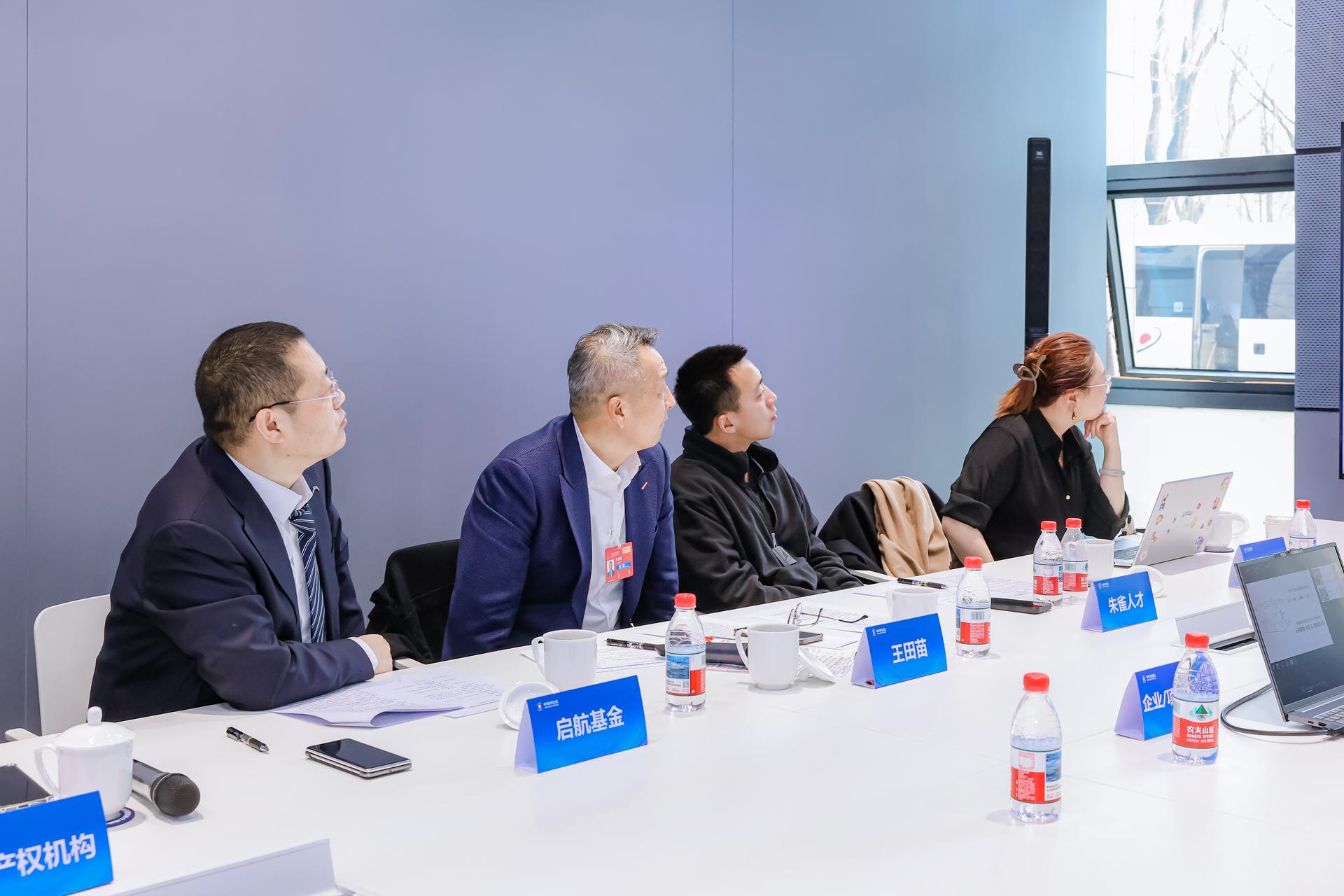 ‎Check network for missing images.