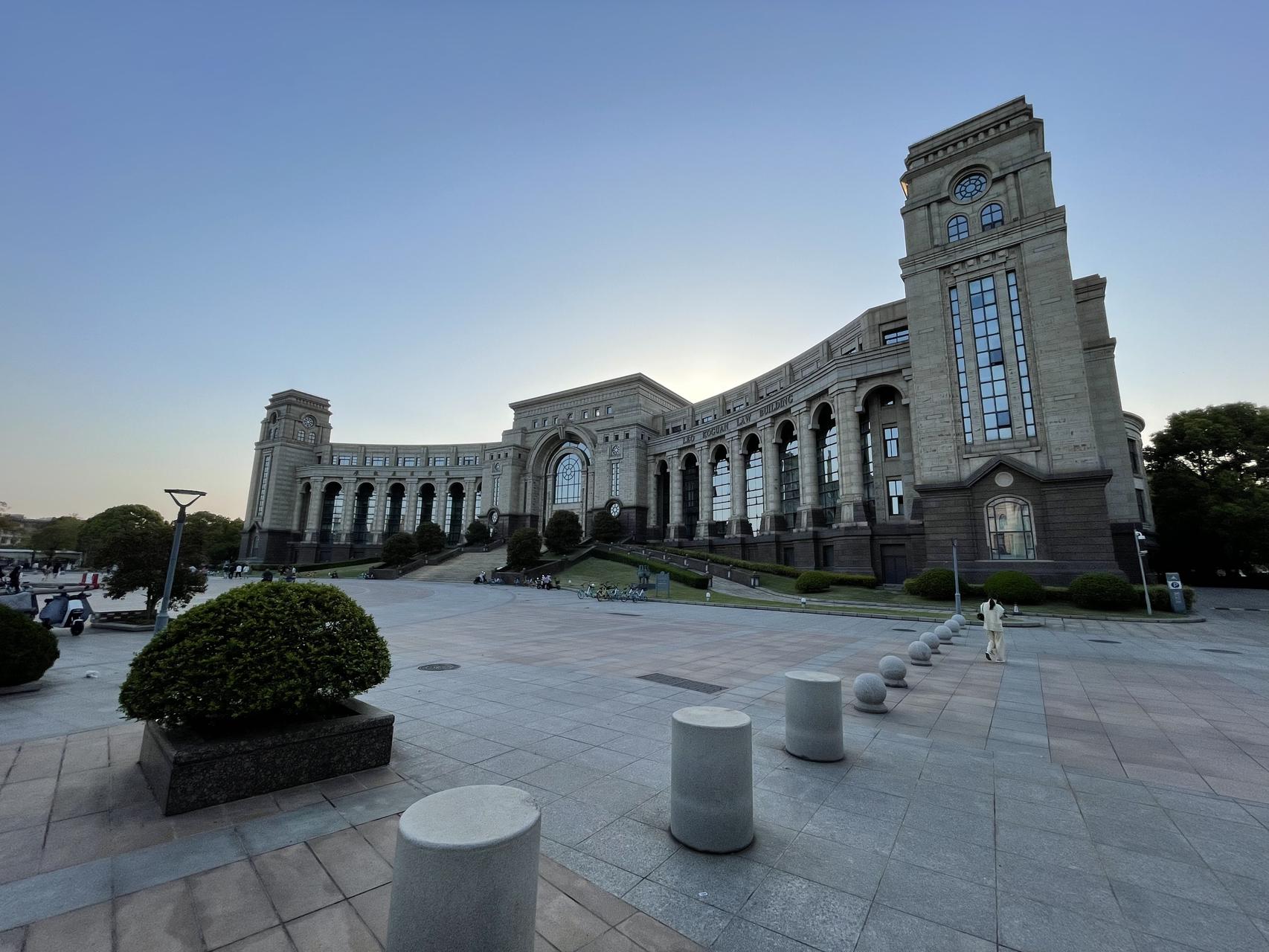 ‎Check network for missing images.