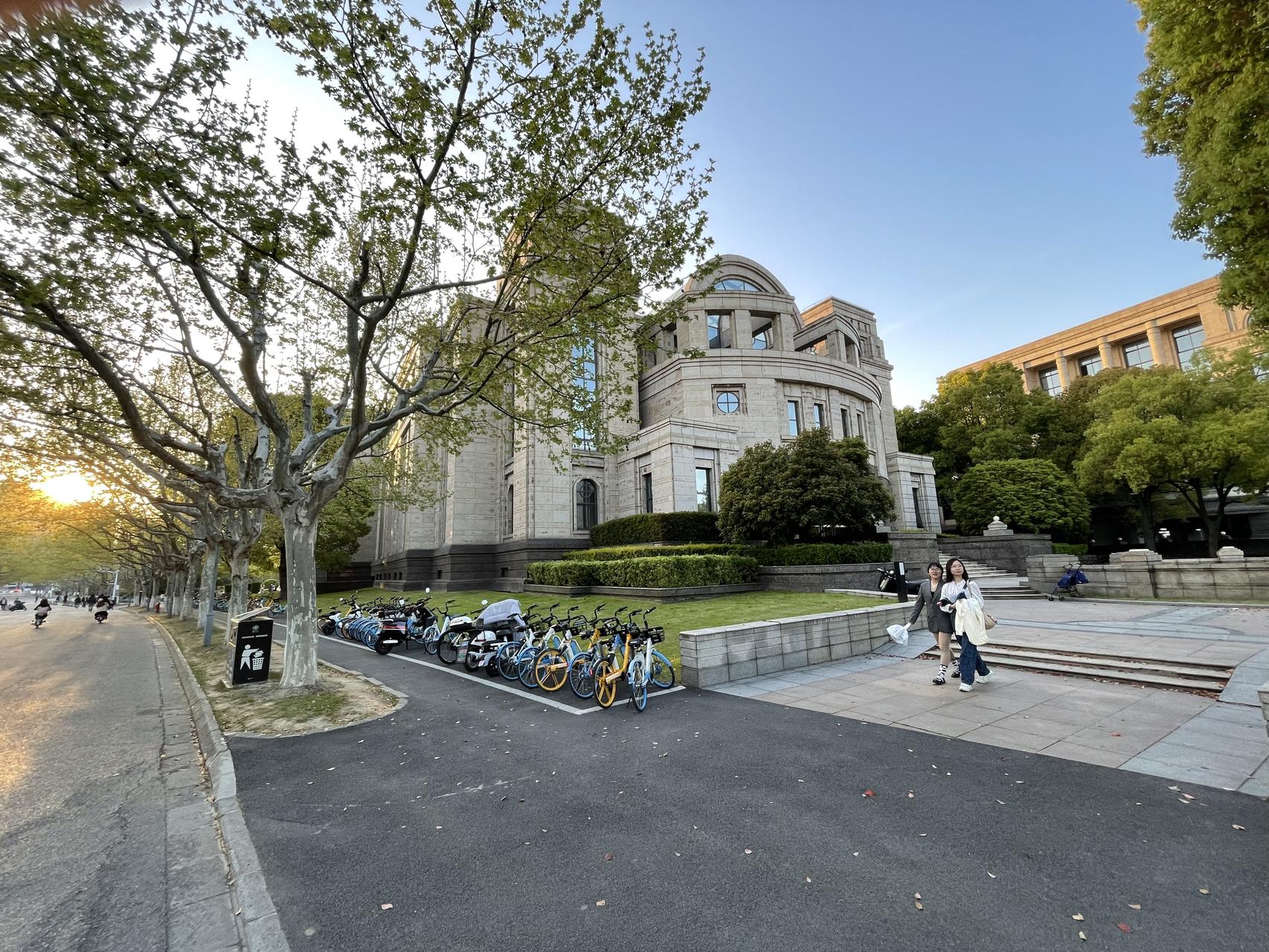 ‎Check network for missing images.