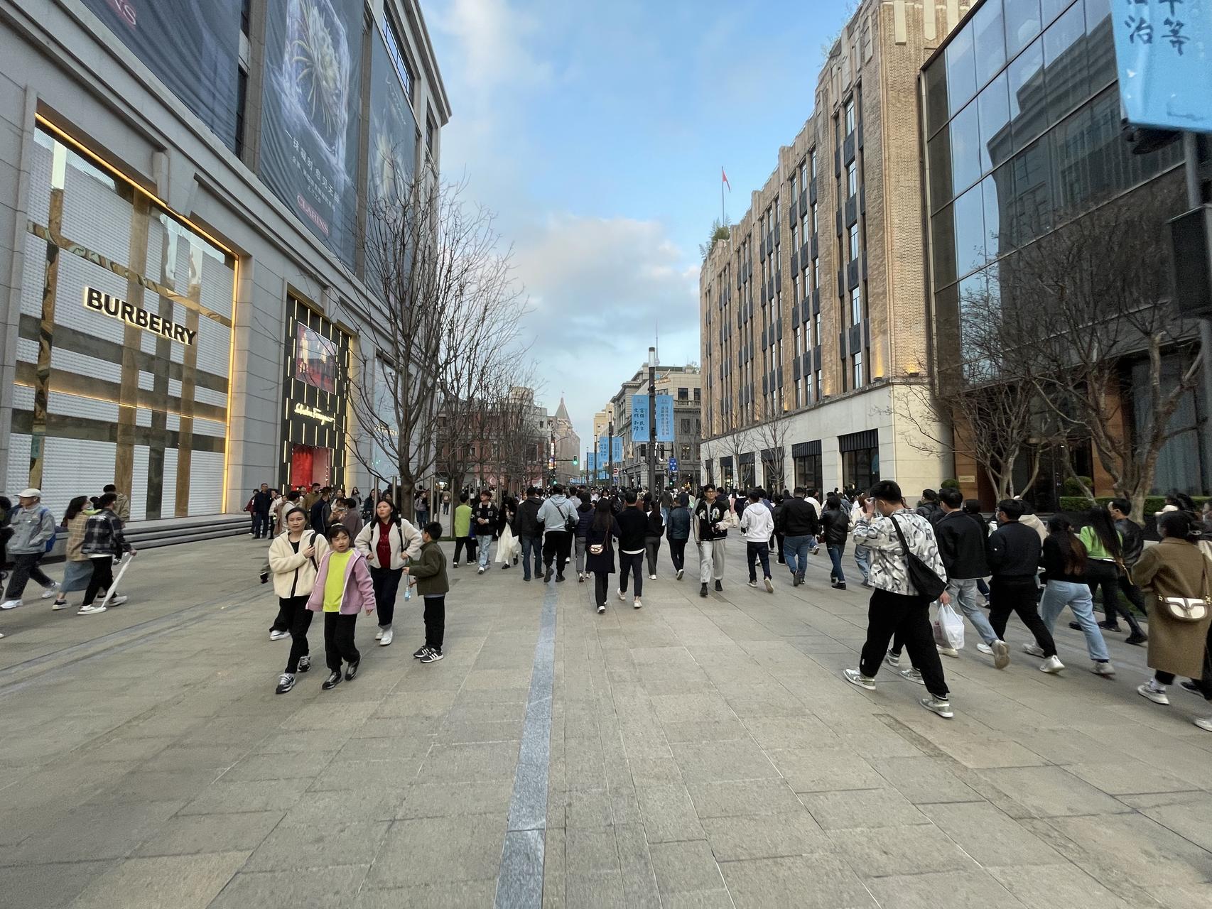 ‎Check network for missing images.