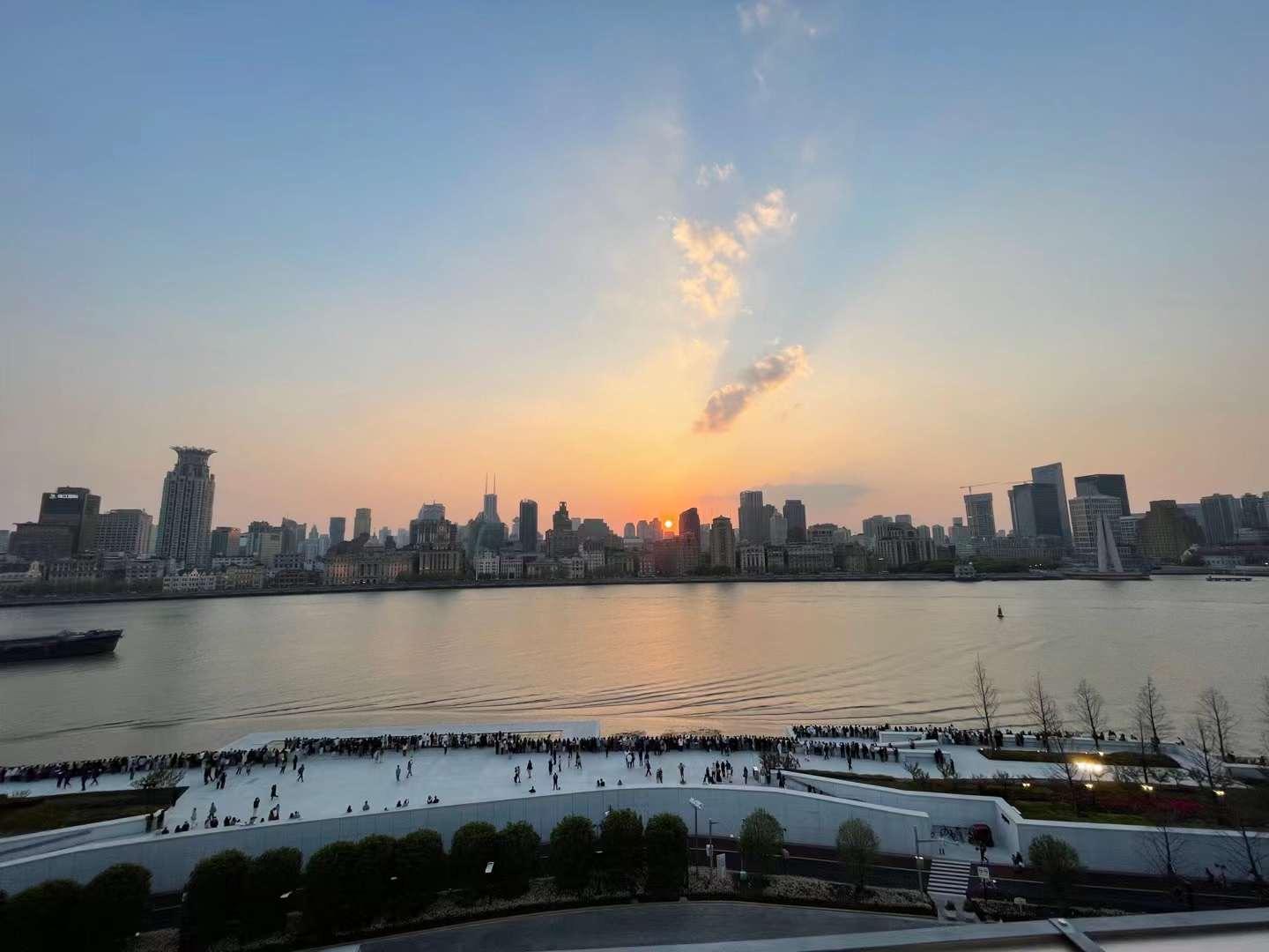 ‎Check network for missing images.