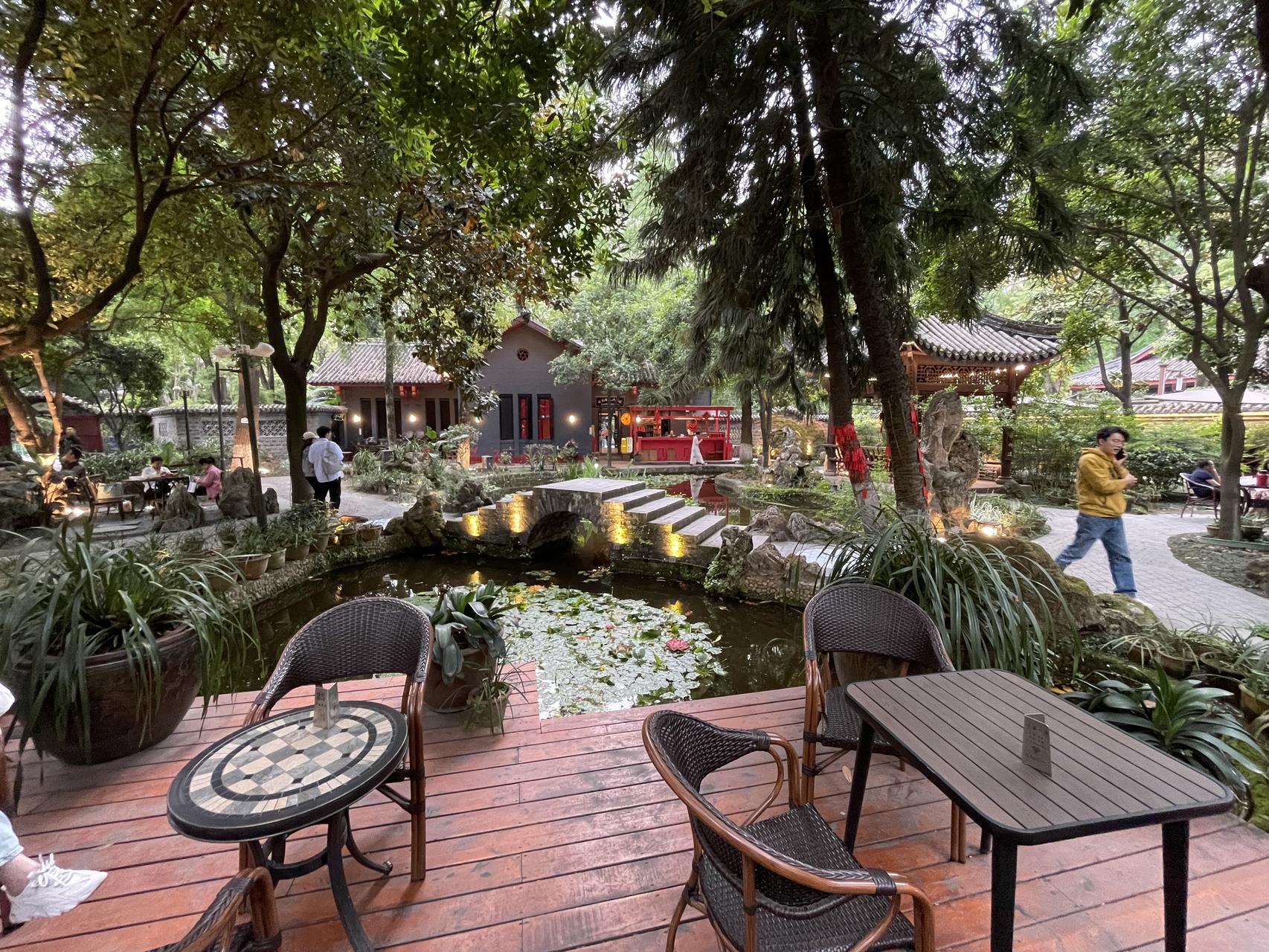 ‎Check network for missing images.