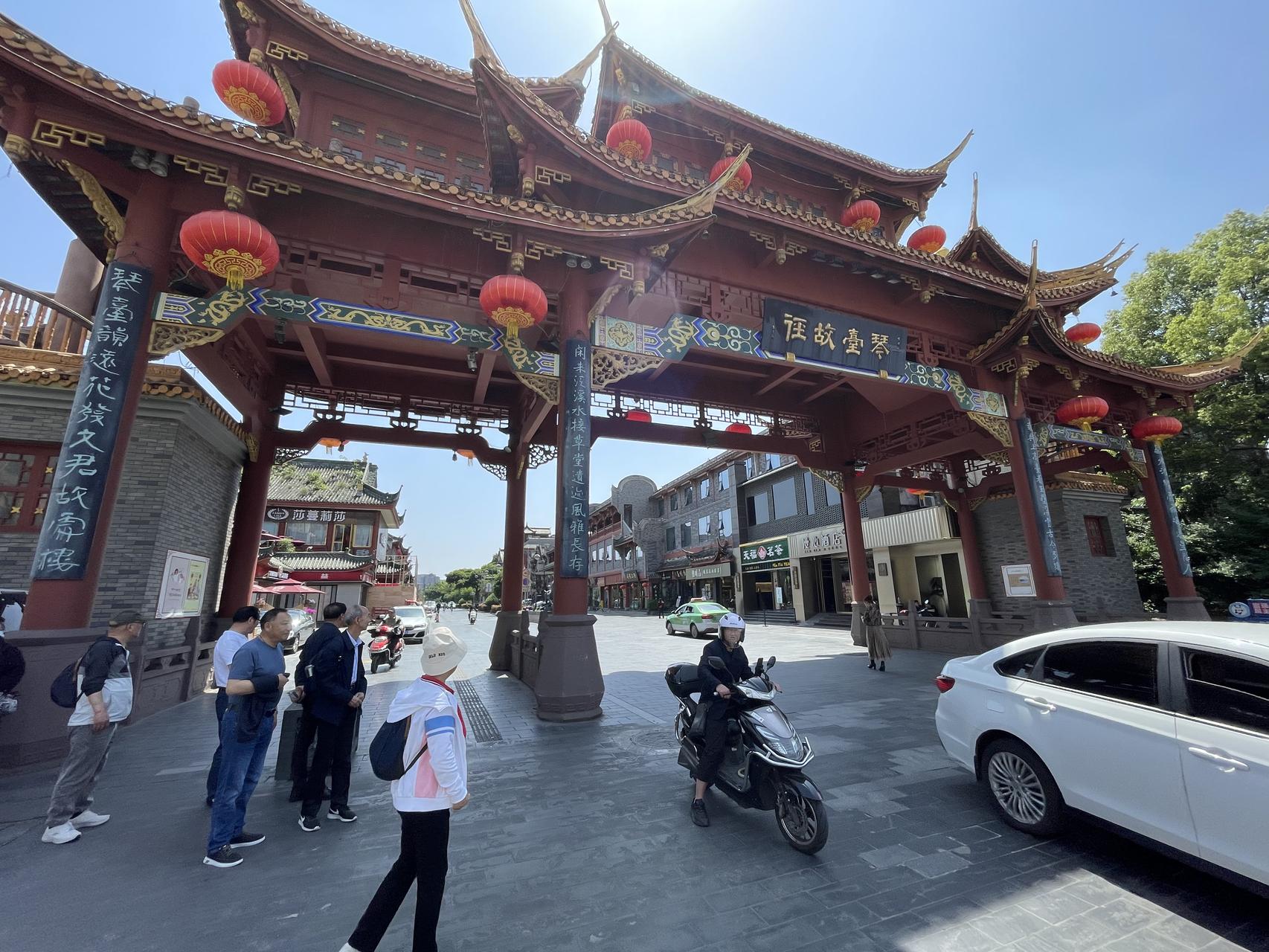 ‎Check network for missing images.