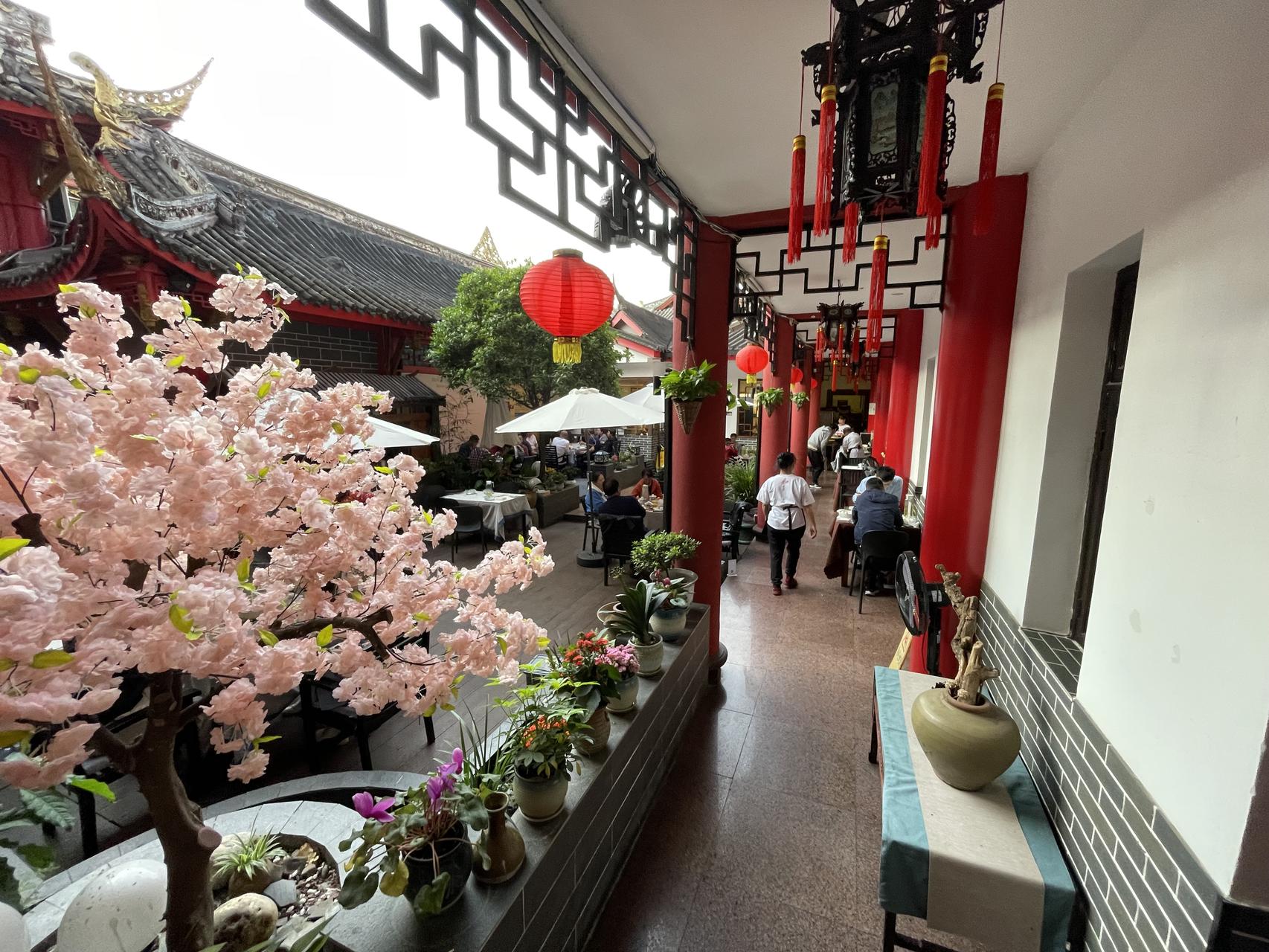 ‎Check network for missing images.