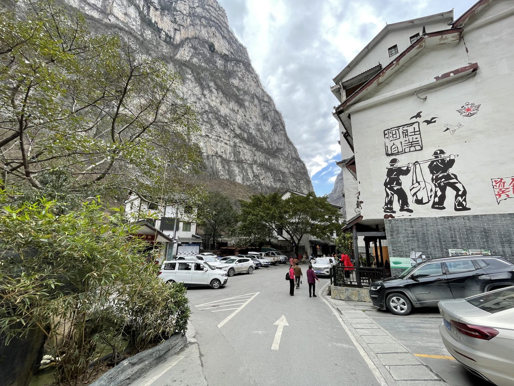 ‎Check network for missing images.