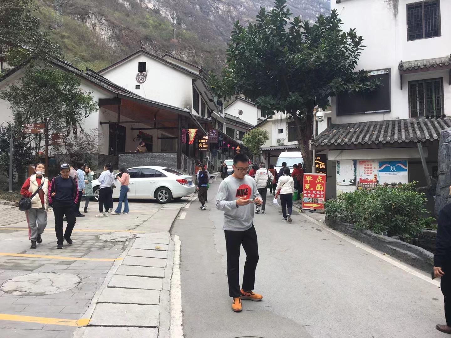 ‎Check network for missing images.