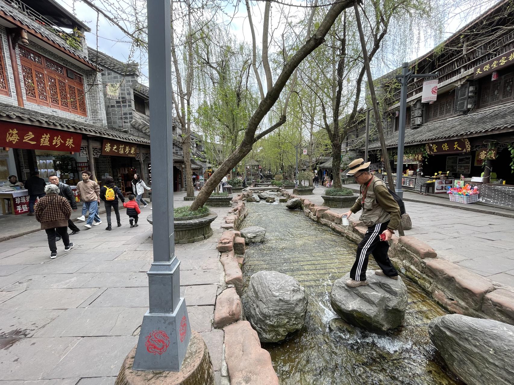 ‎Check network for missing images.