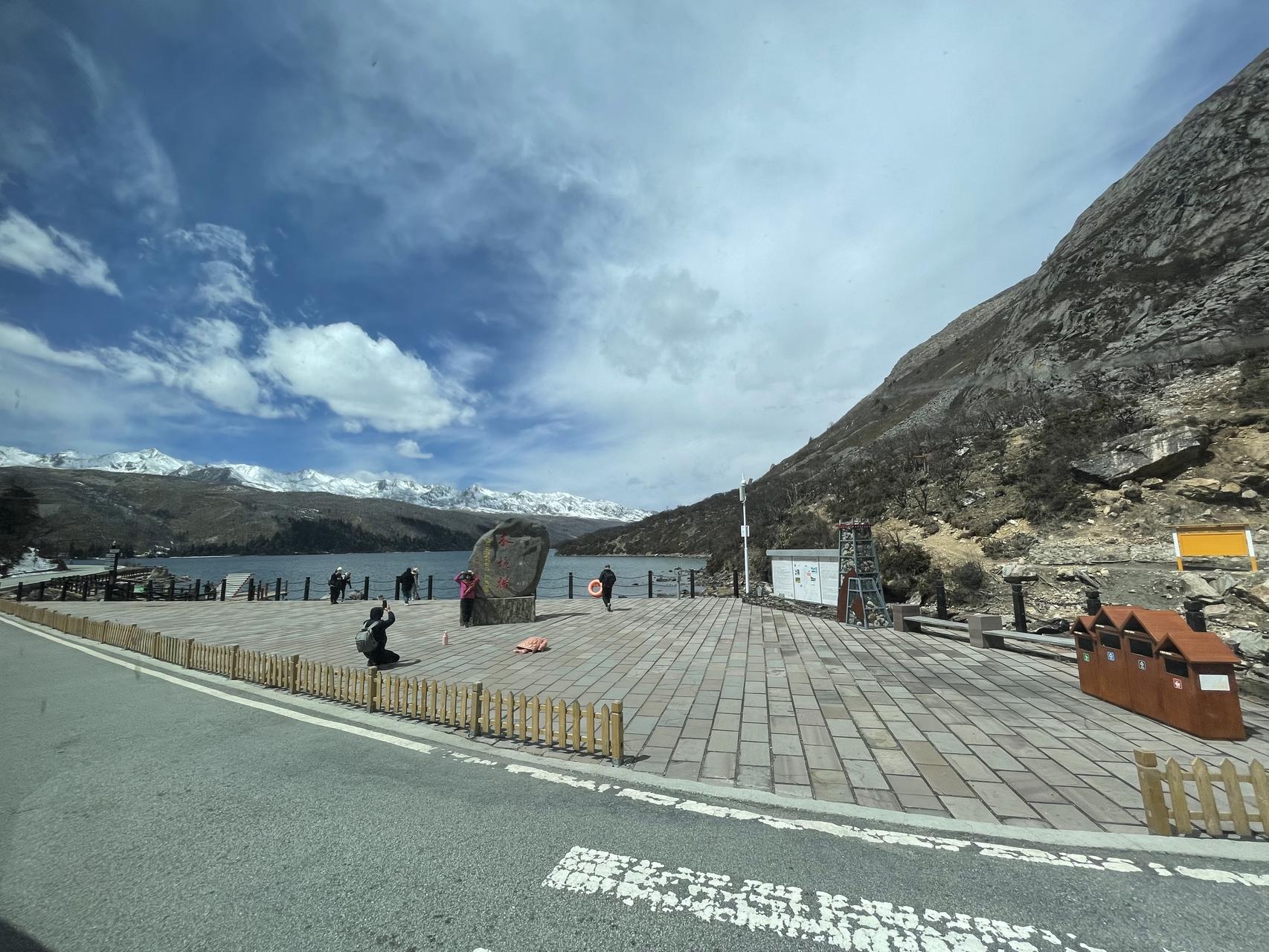 ‎Check network for missing images.