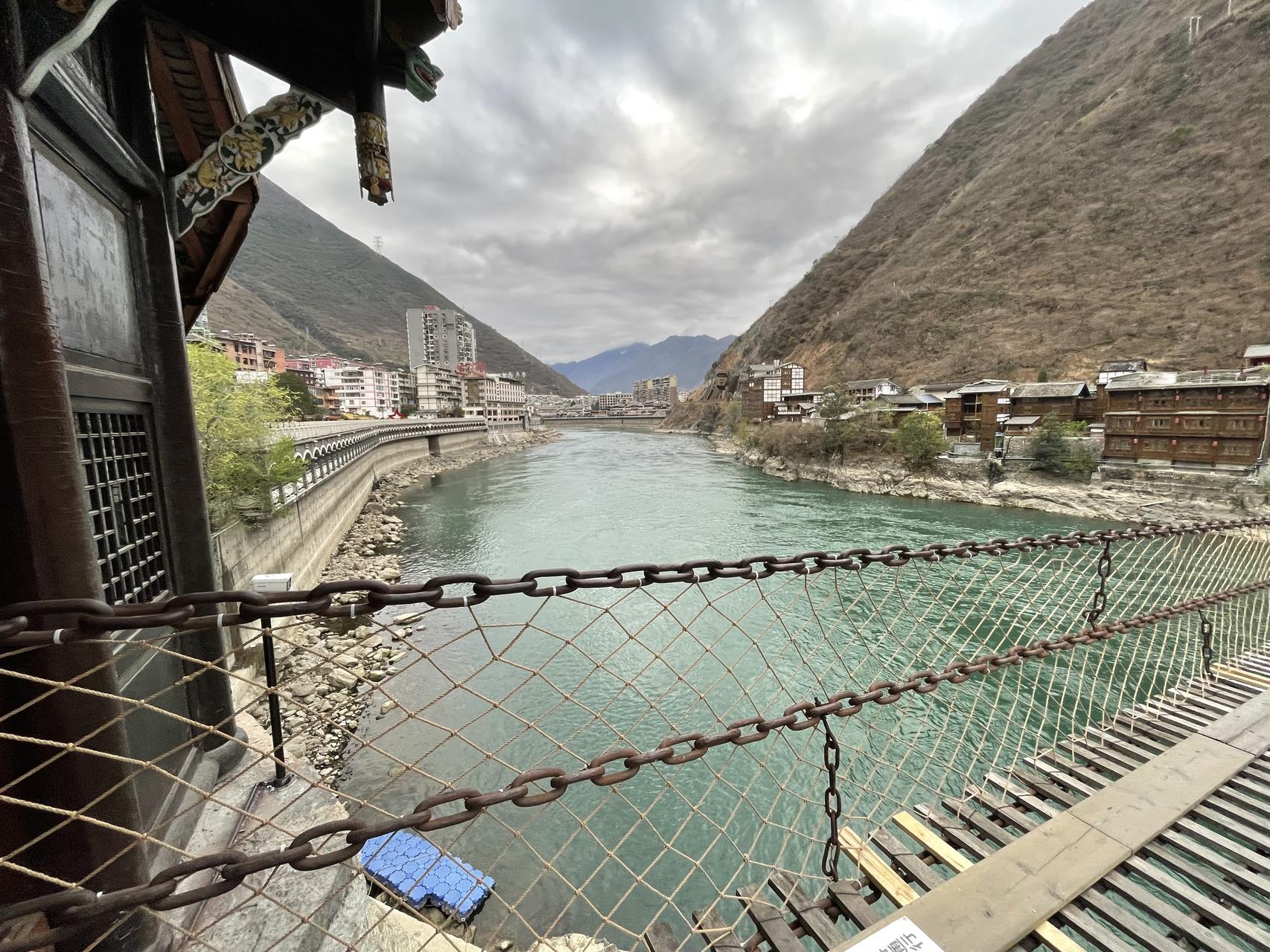 ‎Check network for missing images.