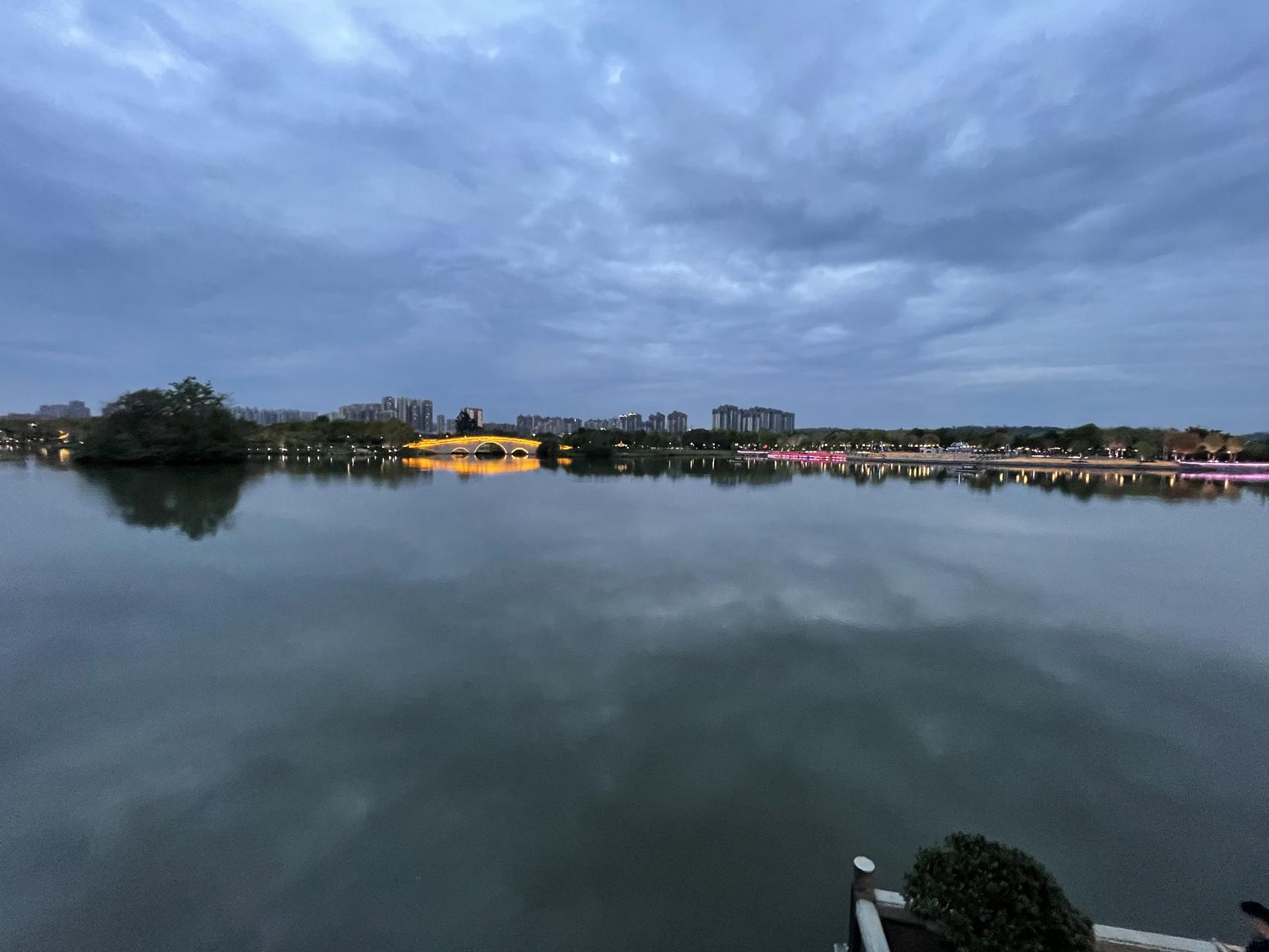 ‎Check network for missing images.