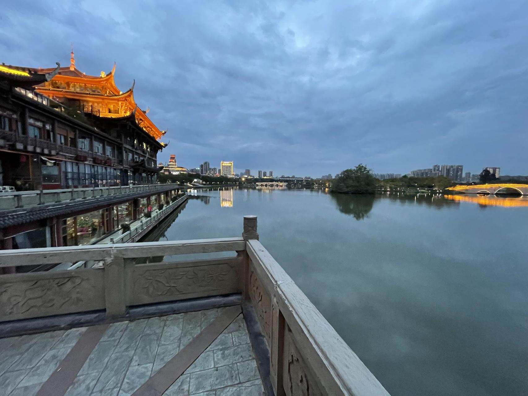 ‎Check network for missing images.