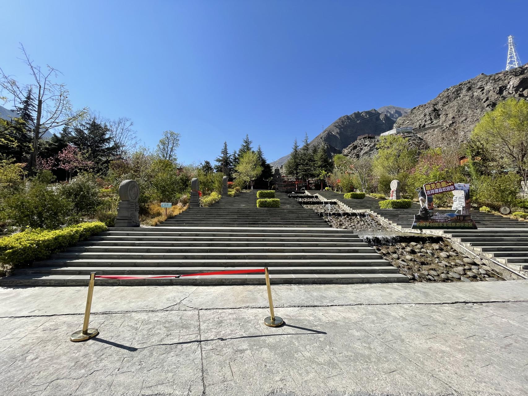 ‎Check network for missing images.