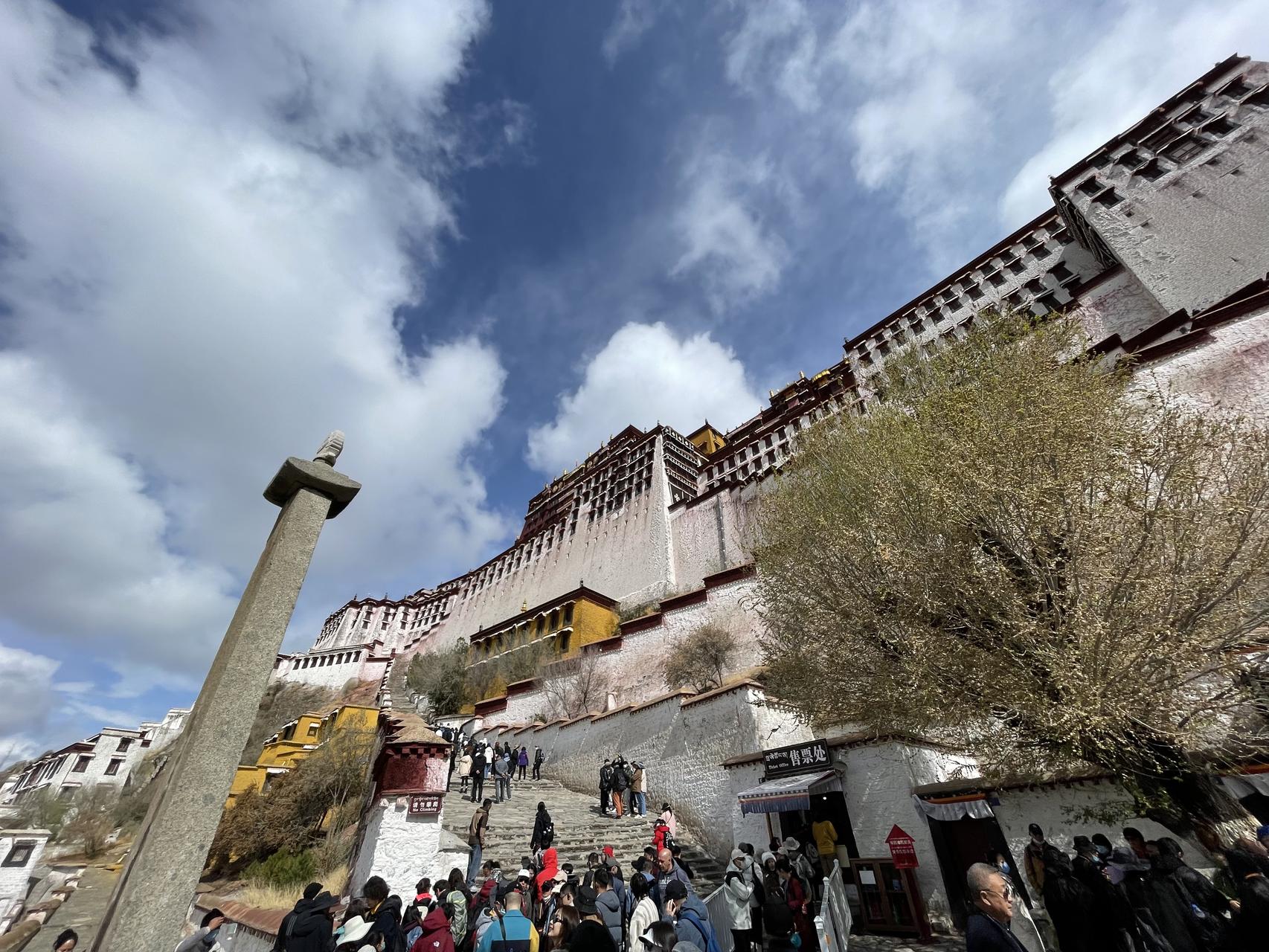 ‎Check network for missing images.