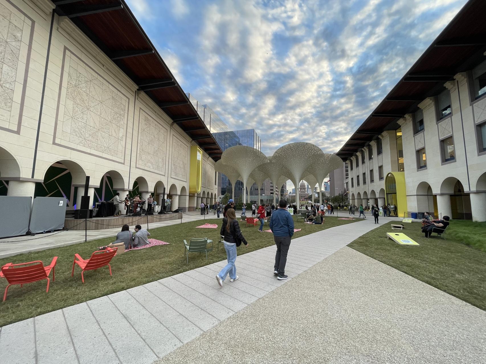 ‎Check network for missing images.