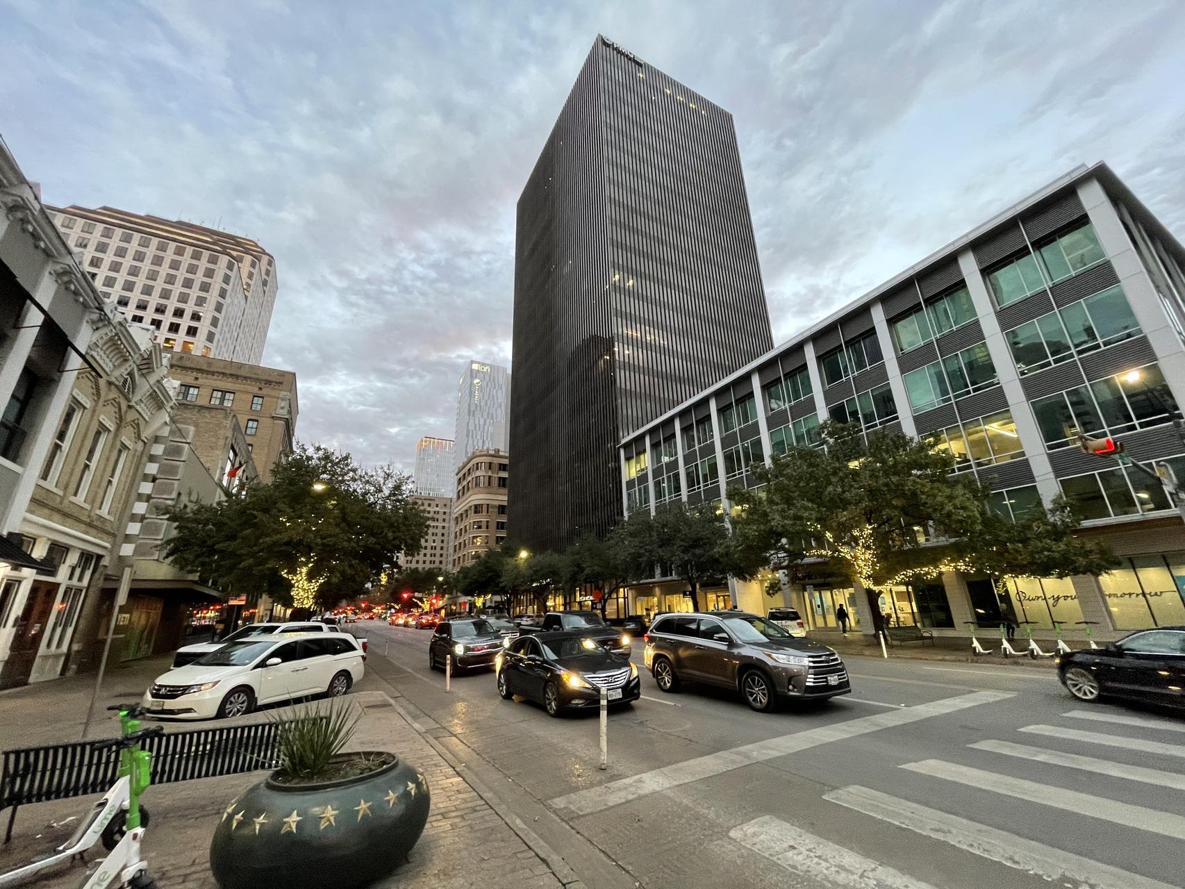 ‎Check network for missing images.