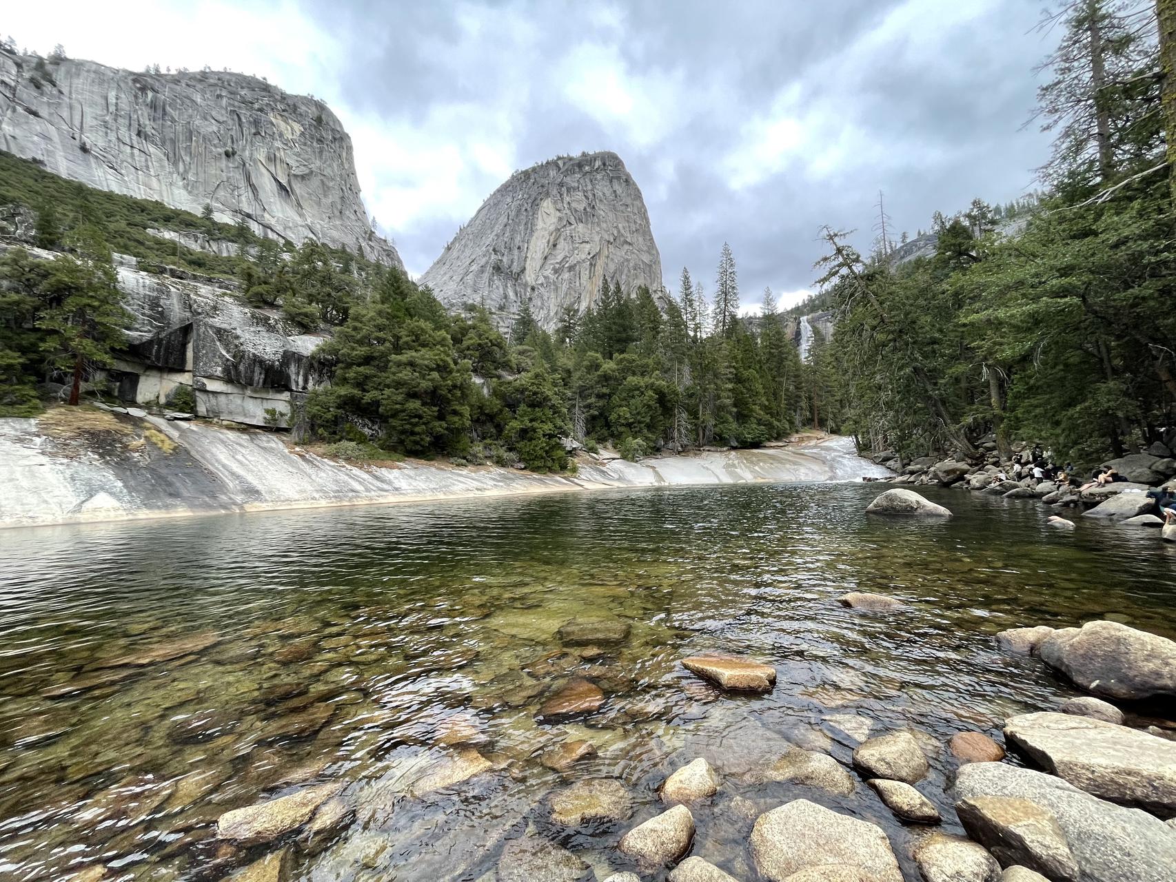 ‎Check network for missing images.