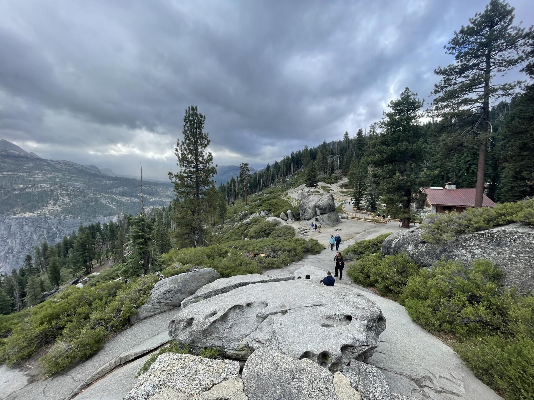 ‎Check network for missing images.