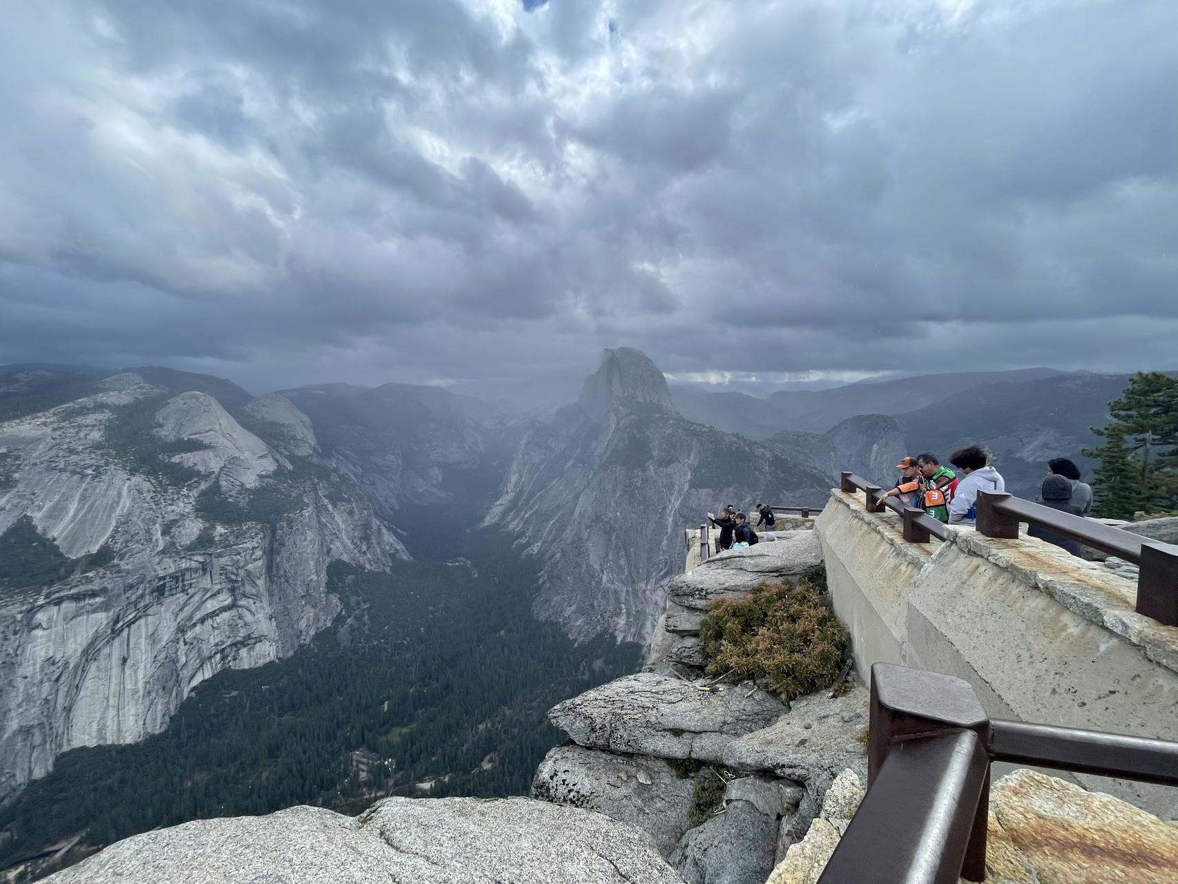 ‎Check network for missing images.