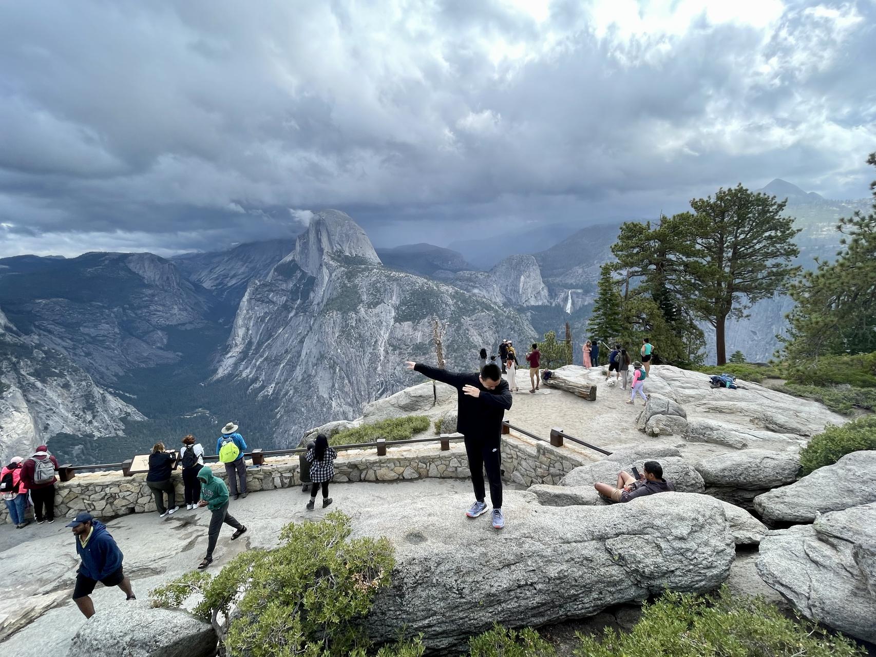 ‎Check network for missing images.