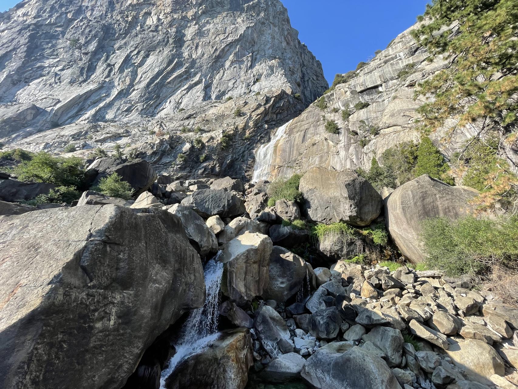 ‎Check network for missing images.